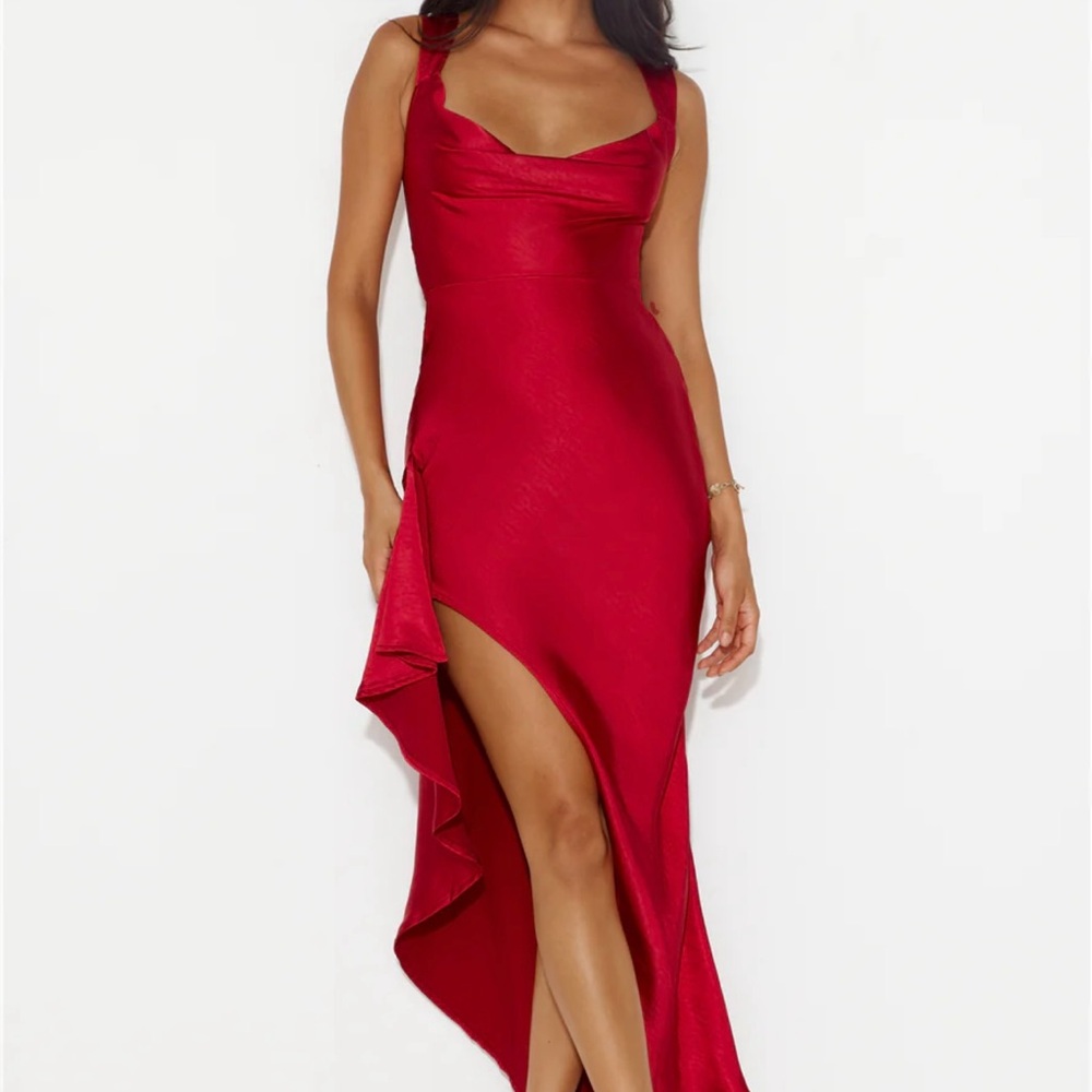 Elegant Red Satin Evening Dress(Flashy Sorièe Satin Maxi Dress Red)